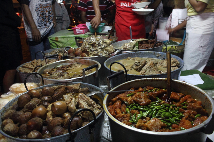 10 Kuliner Tengah Malam Paling Laris di Yogyakarta, Pernah Coba?